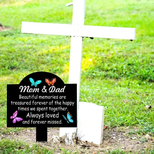 Classic Style Memorial Garden Stake for Mom & Dad Vinyl, Floor Mount, No Electricity Needed, Thanksgiving Remembrance, Weatherproof Cemetery Tribute, Personalized Figures and People Themed Grave Marker Plaque