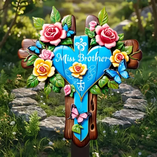 Art Deco Style Miss Brother Memorial Cross Garden Stake, Family Themed Plastic Floor Mount, with Butterflies and Flowers, for Outdoor Sympathy Remembrance Decor, Easter, Christmas, Halloween, Thanksgiving, 2D Acrylic Decorative Plaque for Brother Grave