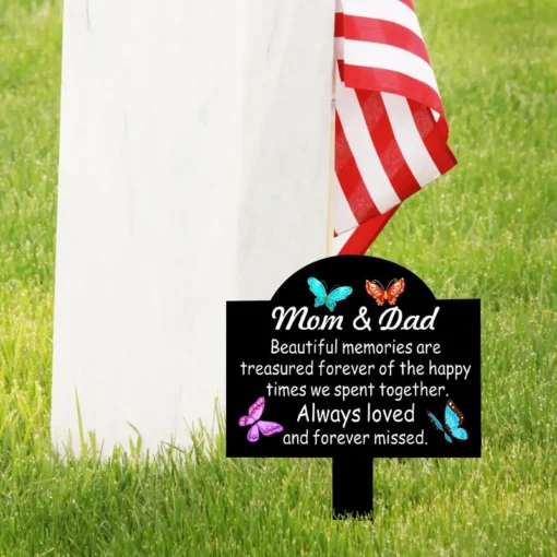 Classic Style Memorial Garden Stake for Mom & Dad Vinyl, Floor Mount, No Electricity Needed, Thanksgiving Remembrance, Weatherproof Cemetery Tribute, Personalized Figures and People Themed Grave Marker Plaque