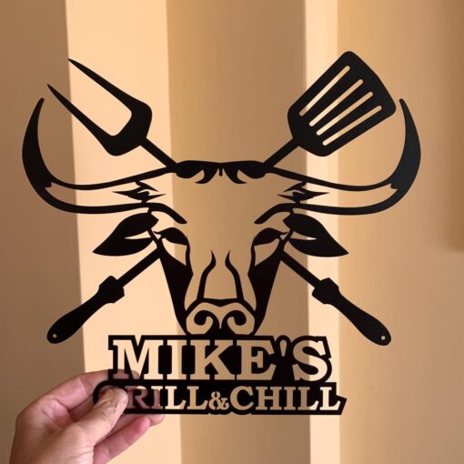 Personalized Metal BBQ Sign Custom Name Grill & Chill Lounge Outdoor Barbecue Decor Dad's BBQ Sign Housewarming Gift with Bull Head