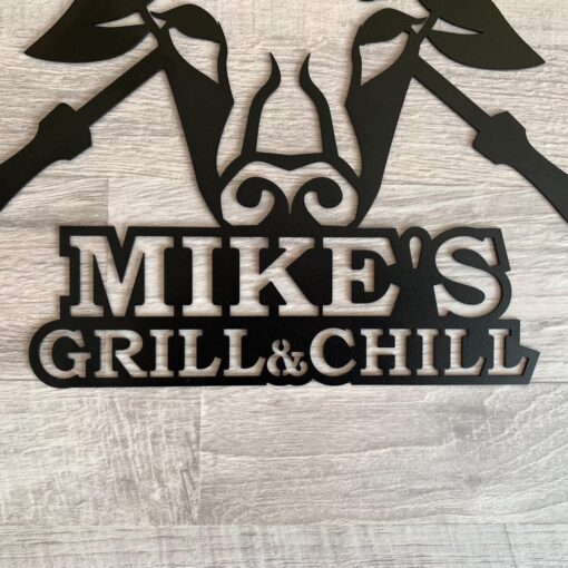 Personalized Metal BBQ Sign Custom Name Grill & Chill Lounge Outdoor Barbecue Decor Dad's BBQ Sign Housewarming Gift with Bull Head